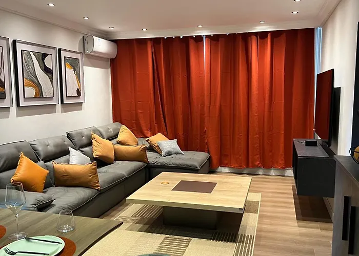 City Metro Apartment